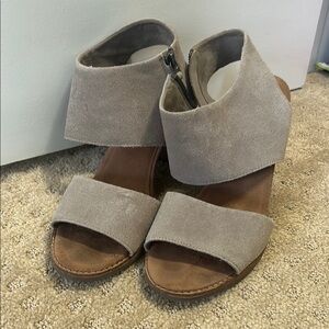 Toms Majorca sandal in gray suede